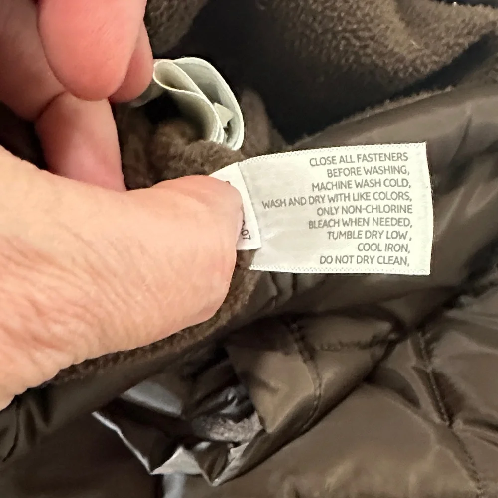 Old Navy sleeveless quilted